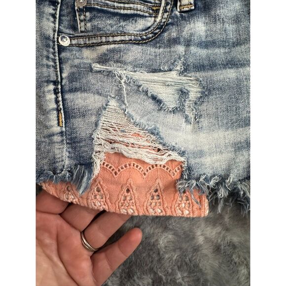 American Eagle Shortie Shorts size 6 - Picture 2 of 4